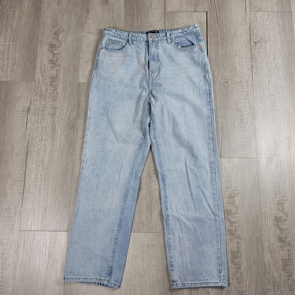 PrettyLittleThing Light Denim Staight Leg Jean - Picture 1 of 7